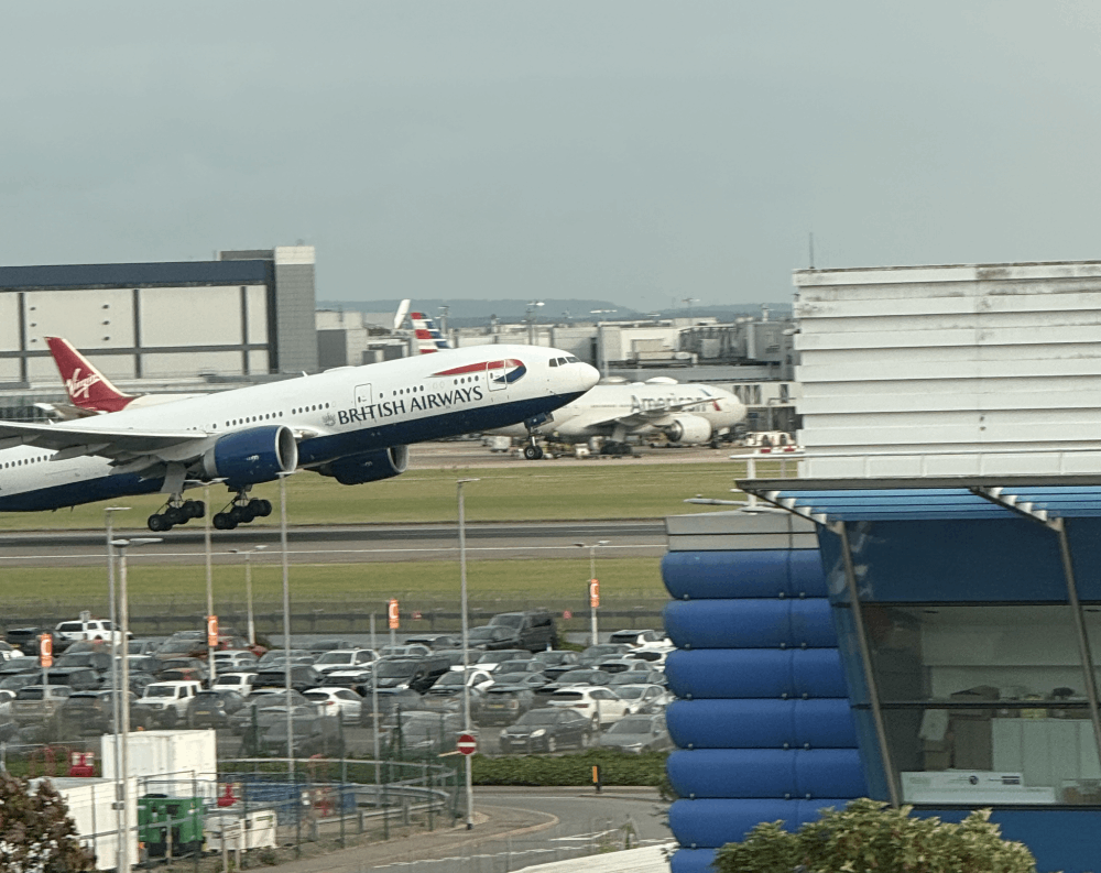 BA 777 taking off 27R Heathrow