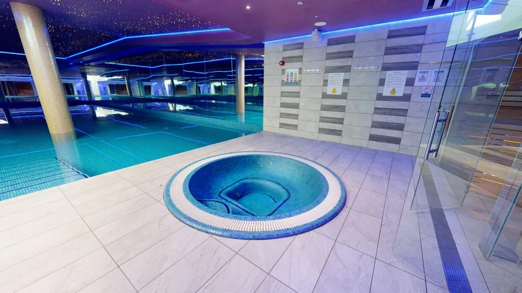 Atrium Hotel Heathrow spa jacuzzi and wellness suite