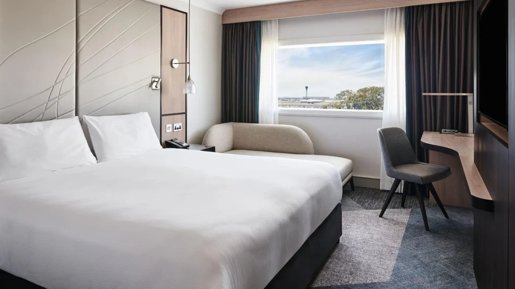 Hyatt Place London Heathrow Airport king room with runway view