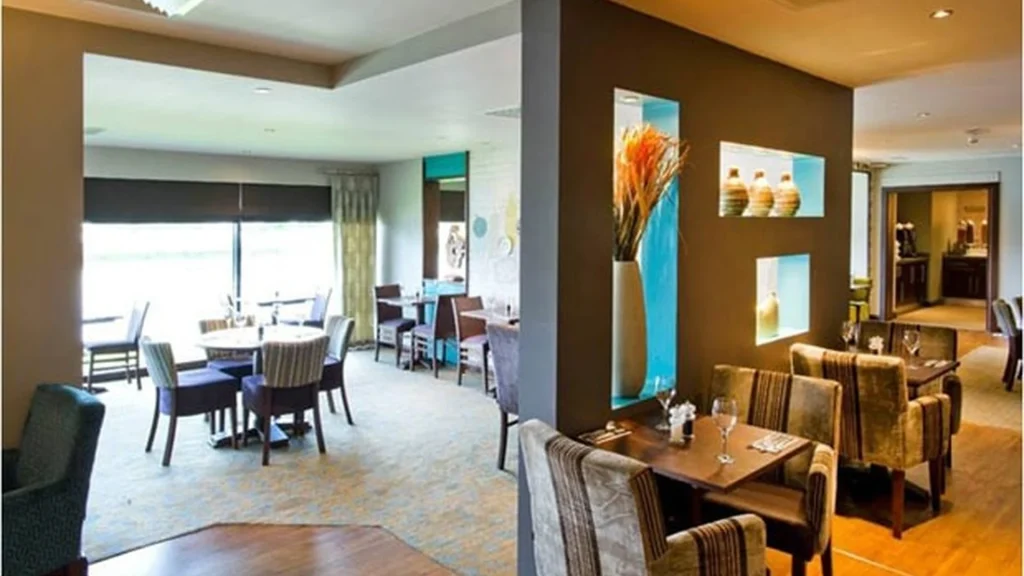 Premier Inn London Heathrow M4 J4 Thyme bar and dining area