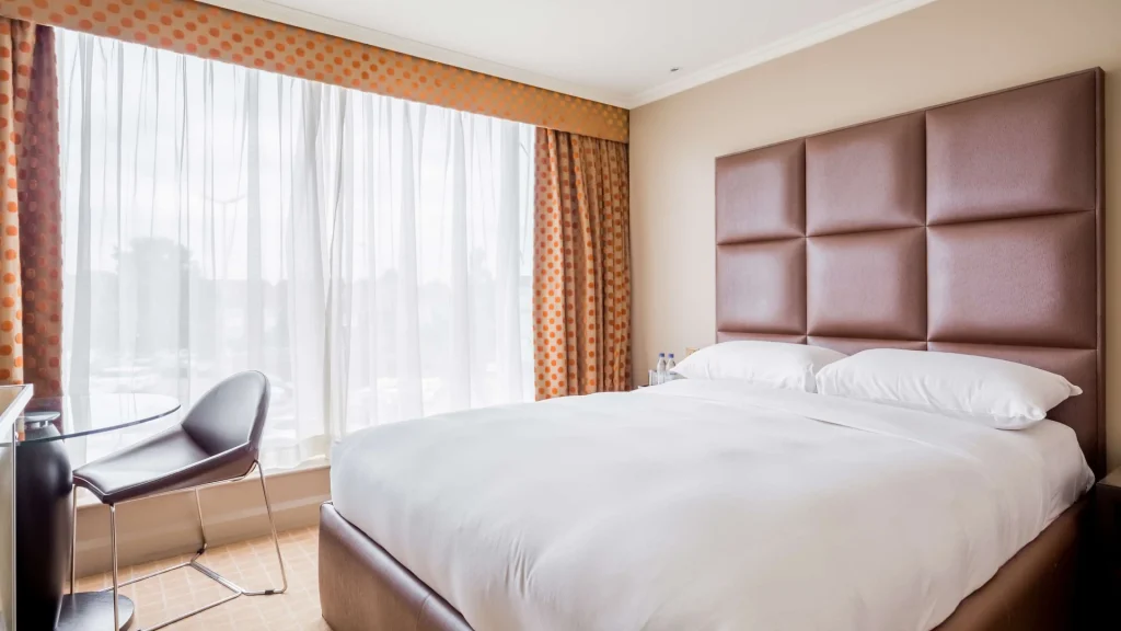 Radisson Blu Edwardian London Heathrow hotel guest room
