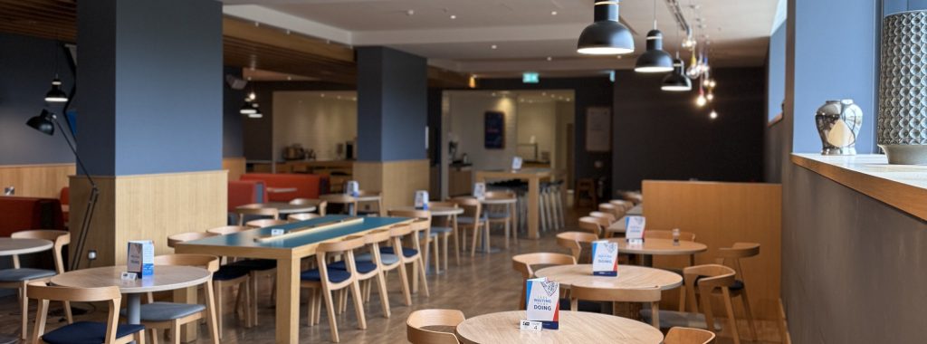 The restaurant and dining area at the Holiday Inn Express Heathrow Terminal 4